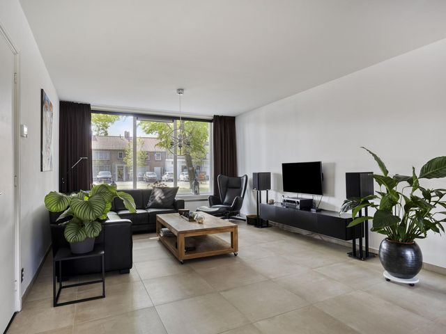 Lange Heerenstraat 9, Schoondijke