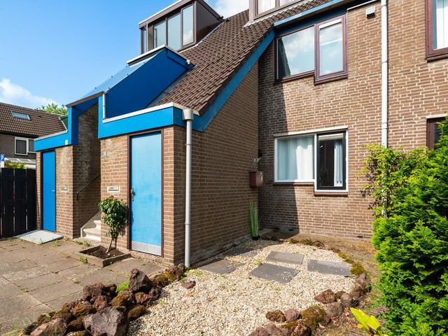 Moerbeigaarde 8, Zoetermeer