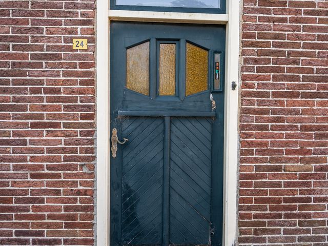 Diek 24, Den Hoorn