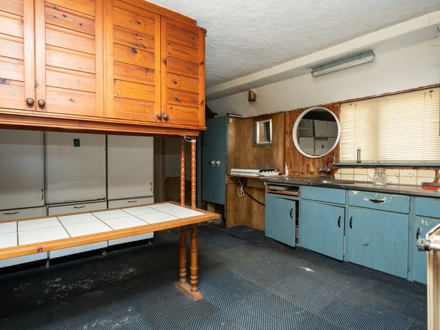 Diek 24, Den Hoorn