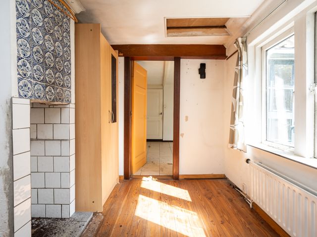 Diek 24, Den Hoorn