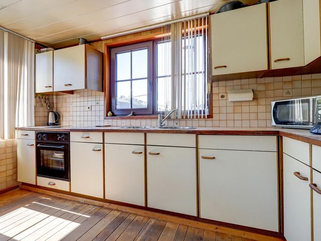Waalbandijk 70, Beneden-Leeuwen