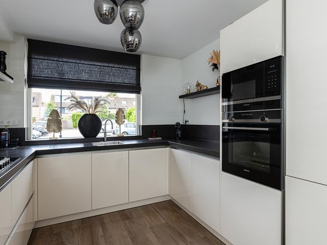 Ganzerik 33, Alblasserdam