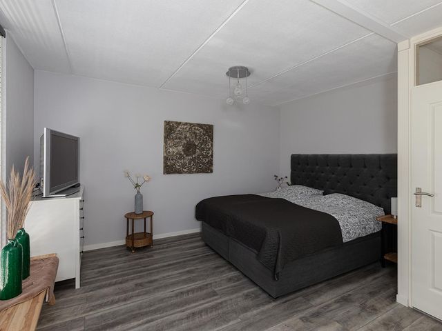 Ganzerik 33, Alblasserdam