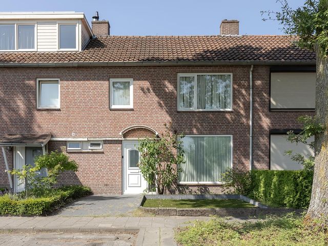 Karel Doormanlaan 28, Best