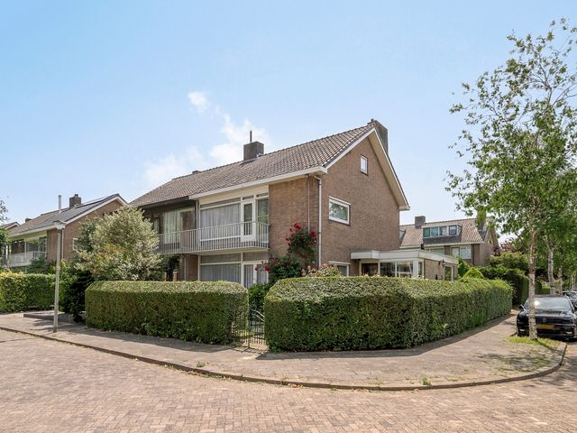 Van Der Leeuwlaan 2, Schiedam