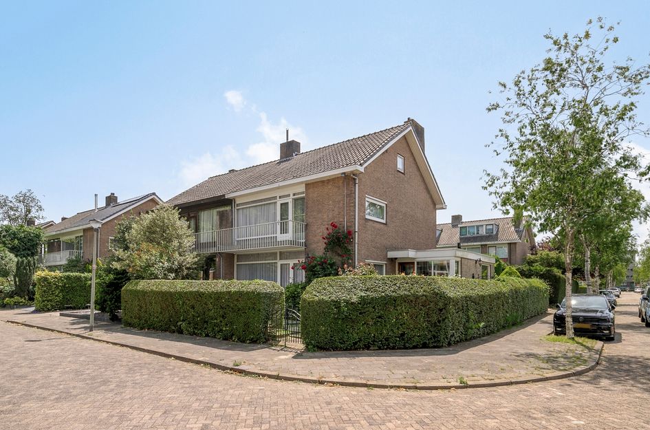 Van Der Leeuwlaan 2