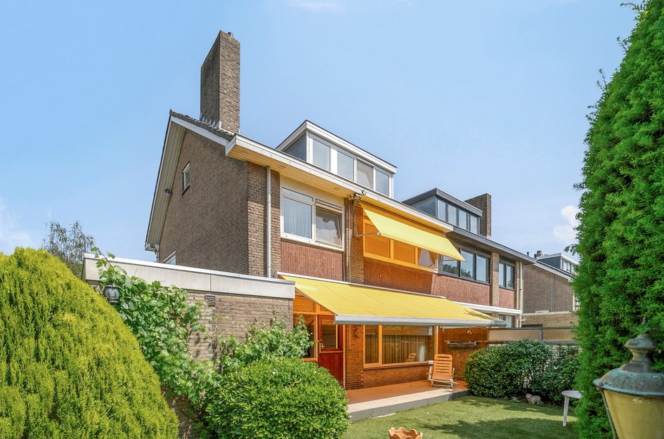 Van Der Leeuwlaan 2
