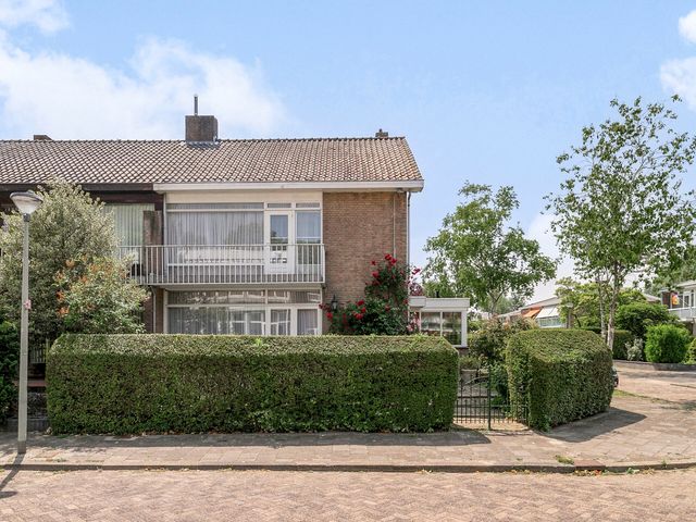 Van Der Leeuwlaan 2, Schiedam