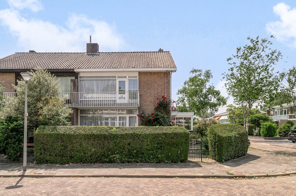 Van Der Leeuwlaan 2