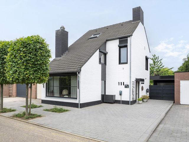 Lintjeshaag 20, Limbricht