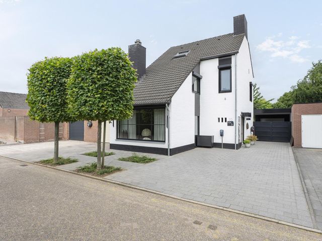 Lintjeshaag 20, Limbricht