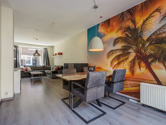 Boele van Hensbroekstraat 42, Den Haag