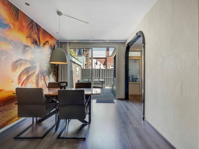 Boele van Hensbroekstraat 42, Den Haag