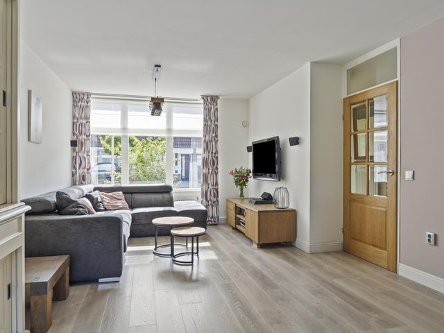 Dadelberg 17, Roosendaal