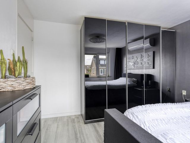 Ruusbroeclaan 10, Roosendaal