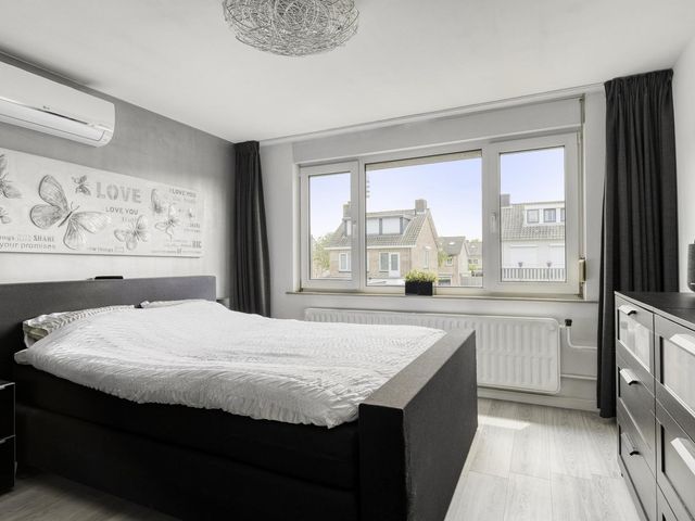 Ruusbroeclaan 10, Roosendaal