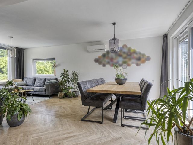 Ruusbroeclaan 10, Roosendaal
