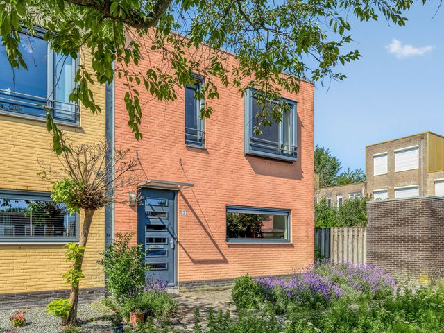Jimmy Brownstraat 2, Almere