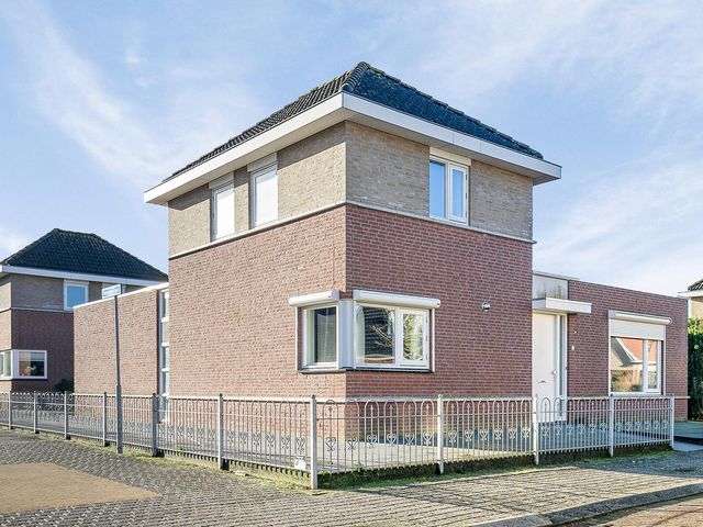 Philips van Dorpstraat 40, Oud-Vossemeer