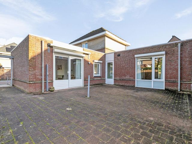 Philips van Dorpstraat 40, Oud-Vossemeer