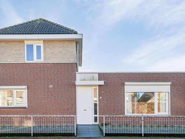 Philips van Dorpstraat 40, Oud-Vossemeer