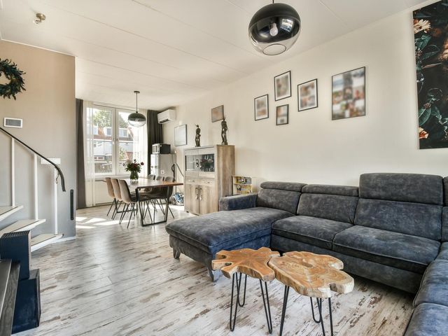 Lazaruskade 45, Gouda