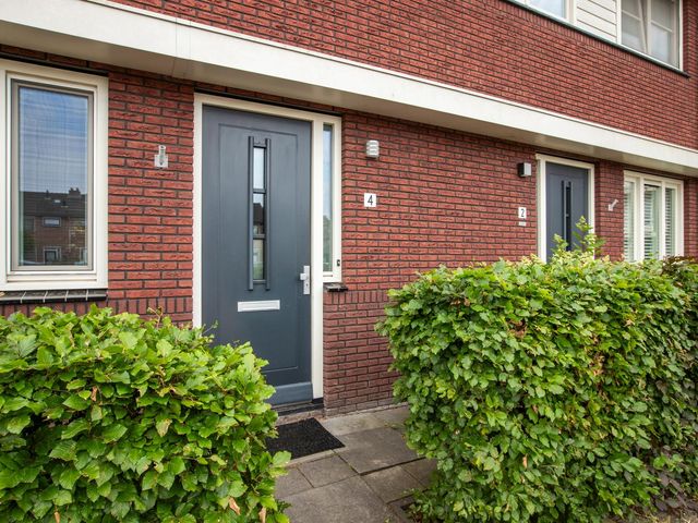 Mesdagstraat 4, Reeuwijk