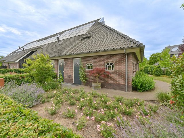 Veenhuizerhof 8, Wapse