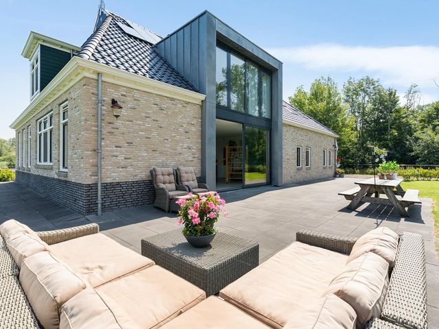 Oudeschouw 8, Akkrum