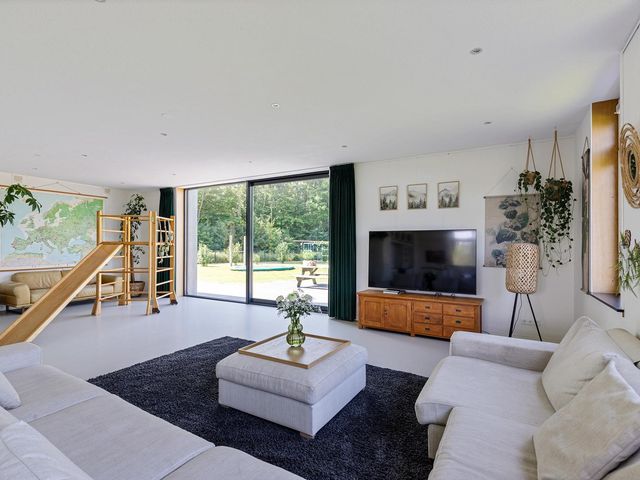 Oudeschouw 8, Akkrum