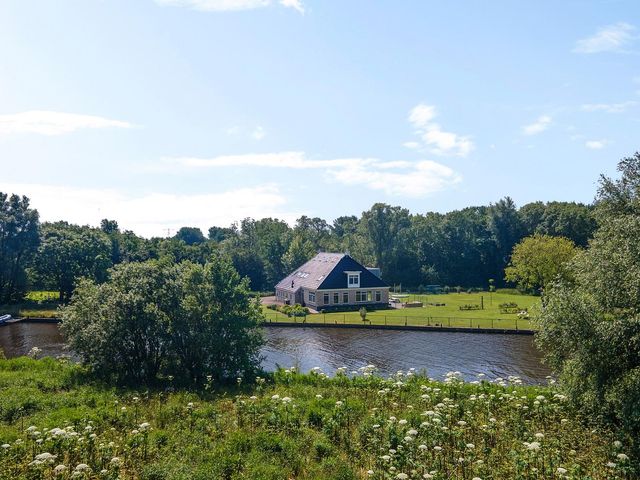 Oudeschouw 8, Akkrum