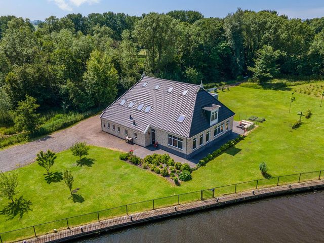 Oudeschouw 8, Akkrum