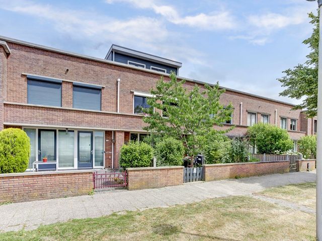 Tuinfluiterlaan 110, Zeewolde