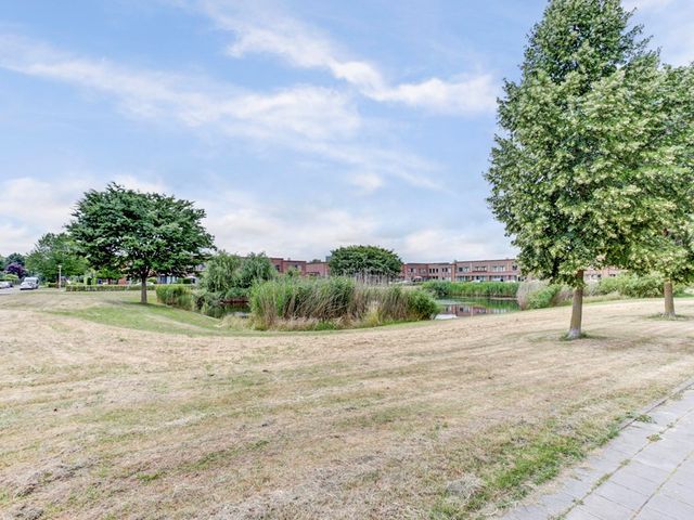 Tuinfluiterlaan 110, Zeewolde