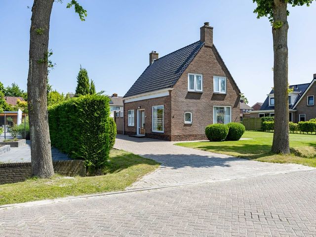 Lindsterlaan 6, Marum
