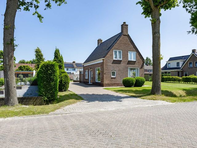 Lindsterlaan 6, Marum