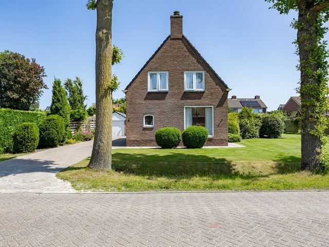 Lindsterlaan 6, Marum
