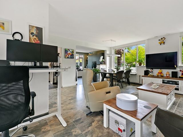 Hoefslag 31, Maasland