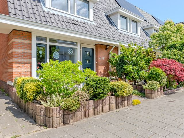 Oranjetuin 11, Bleiswijk
