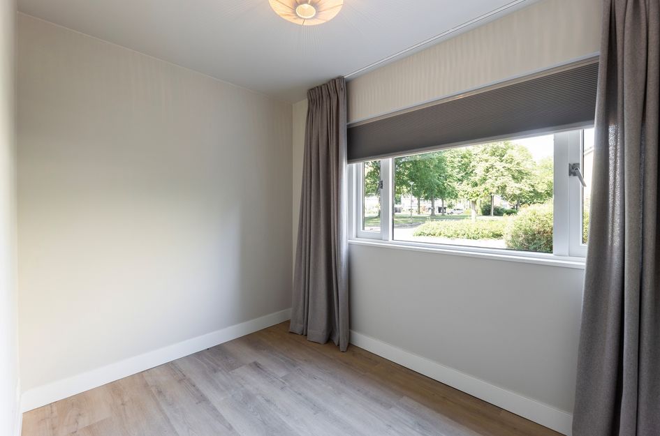 Bezoenstraat 8