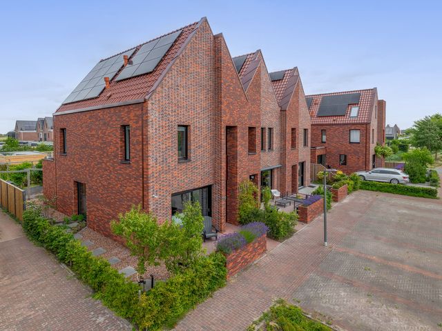 Vossenburglaan 220, Meerstad