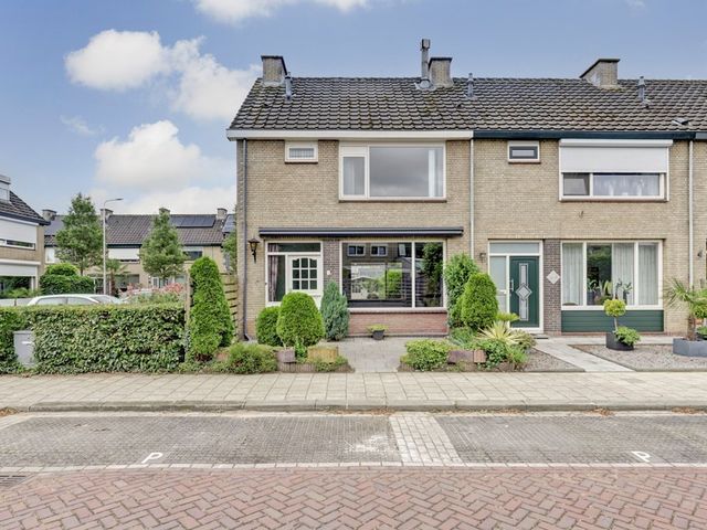 Kolgansstraat 8, Strijen