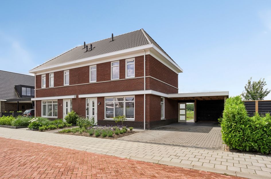 De Weerstallen 48