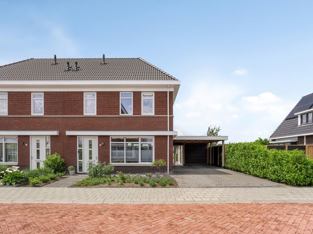 De Weerstallen 48, Kollum
