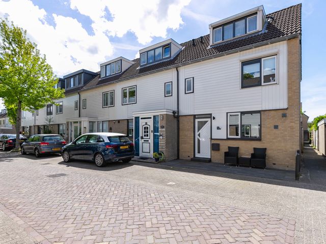 IJsbaan 12, Leiden