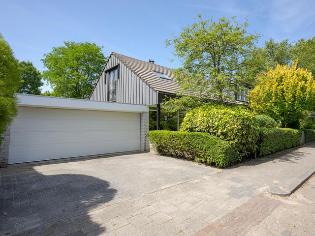 Karel Doormanlaan 21, Voorschoten