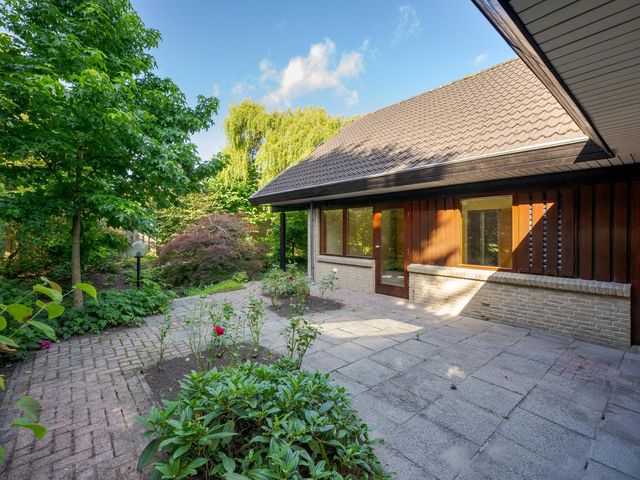 Van Hamellaan 32, Voorschoten
