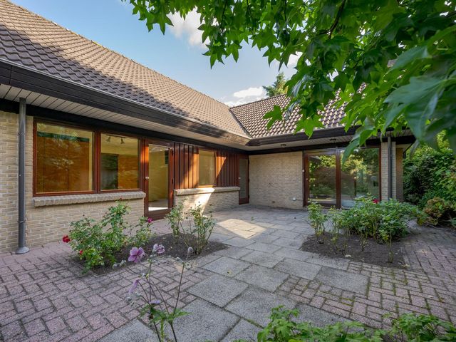 Van Hamellaan 32, Voorschoten
