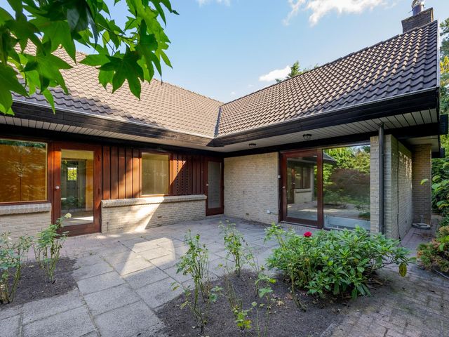 Van Hamellaan 32, Voorschoten